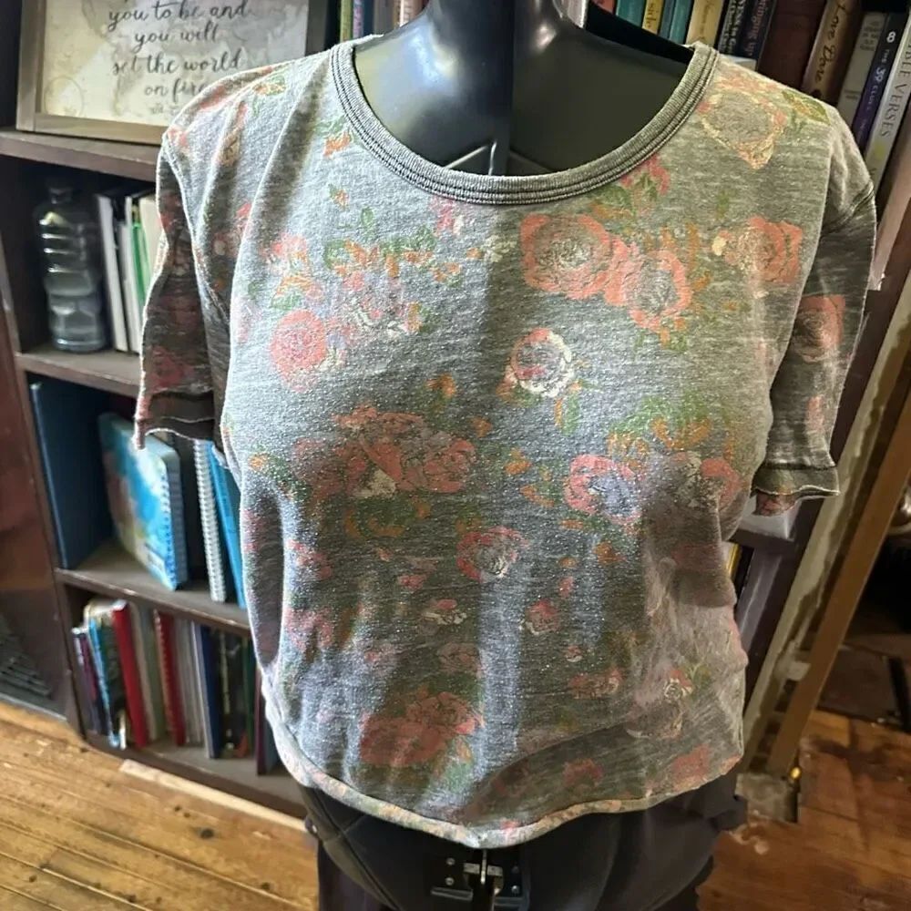 Free People boho rose print cropped raw hem S knit top
